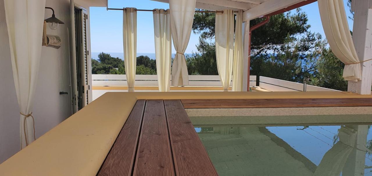 Casa Vacanze "Il Carrubo" Gagliano del Capo Exterior photo
